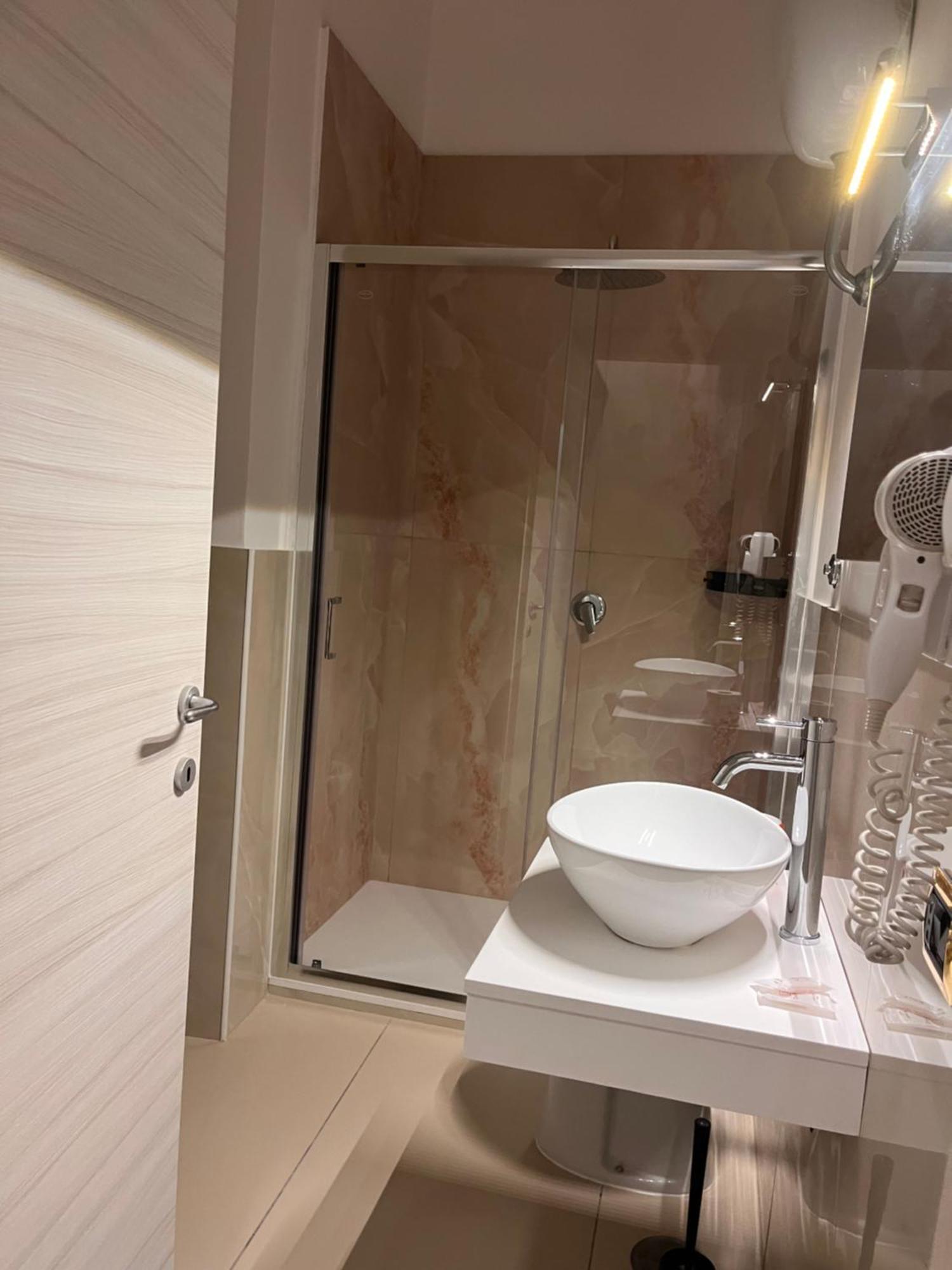 נאפולי International Hotels מראה חיצוני תמונה